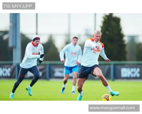 足总杯精彩对决里昂绝杀巴萨引爆全场激情时刻解析